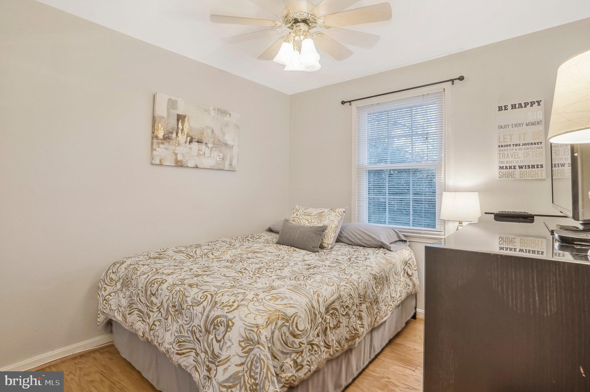 STRATHMEADE SQUARE - Residential