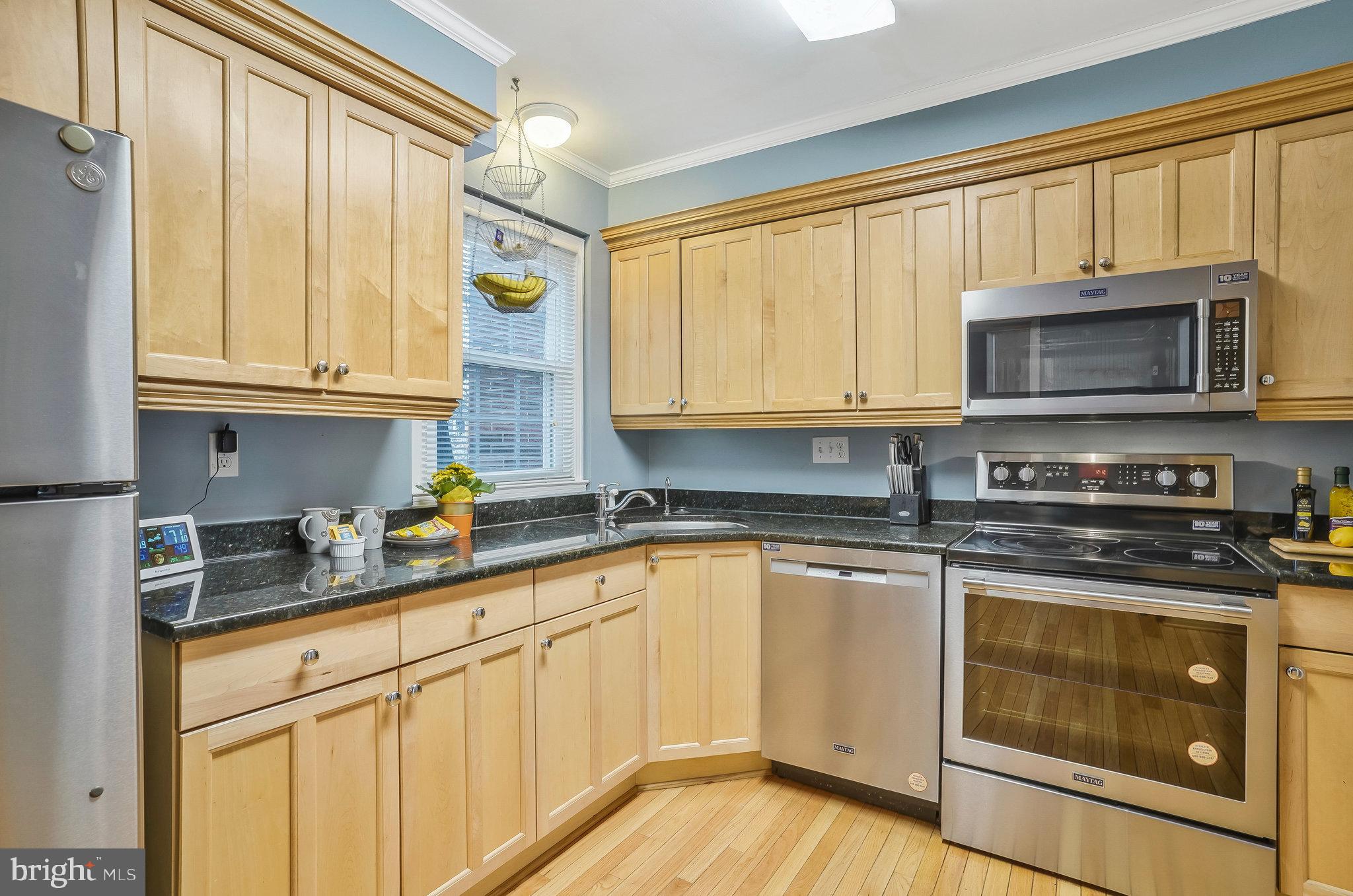 STRATHMEADE SQUARE - Residential