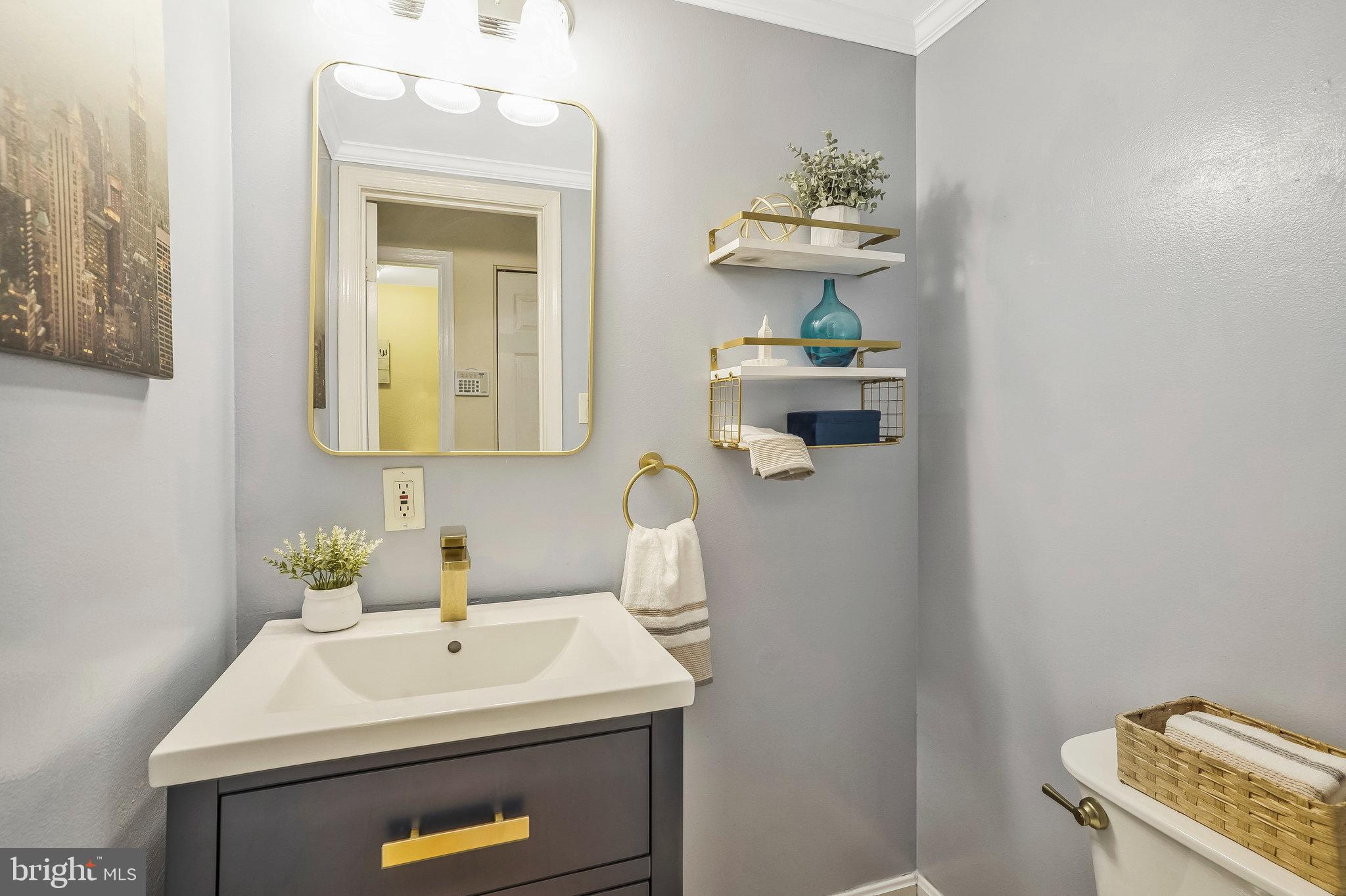 STRATHMEADE SQUARE - Residential