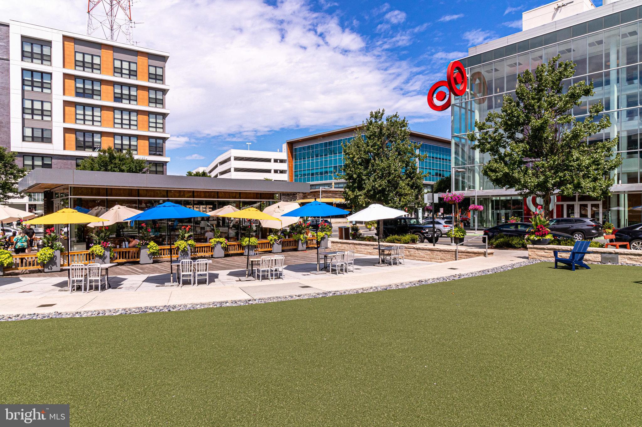 STRATHMEADE SQUARE - Residential