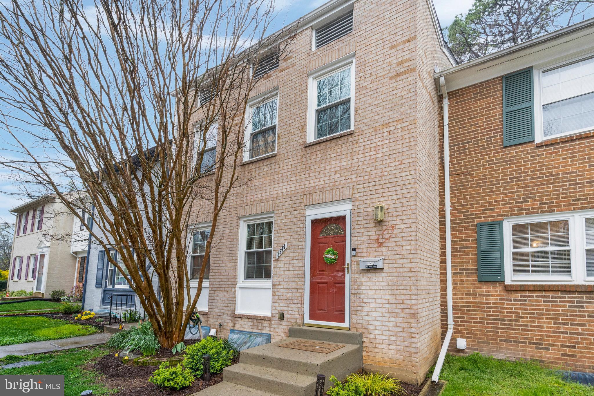 STRATHMEADE SQUARE - Residential