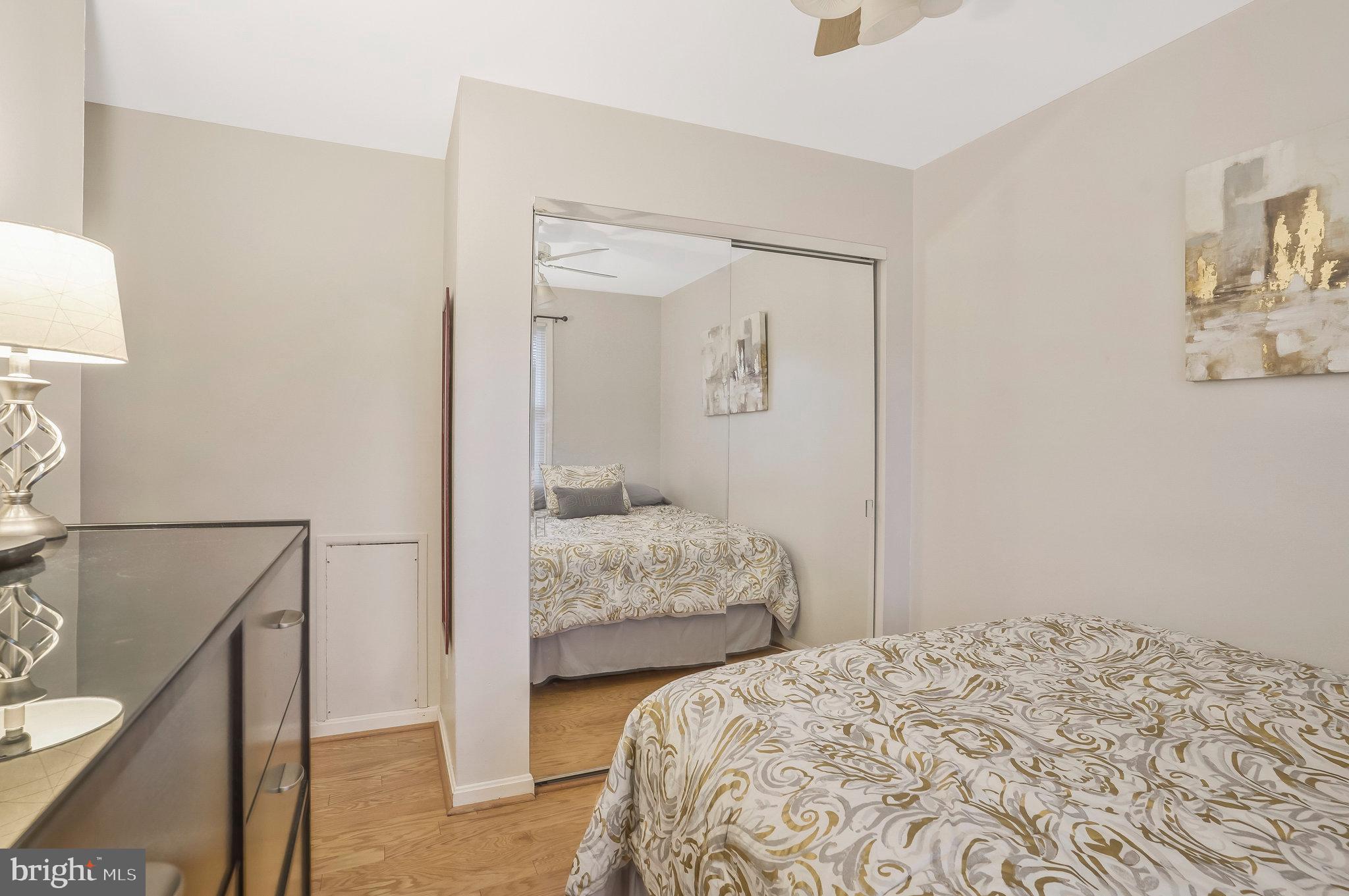 STRATHMEADE SQUARE - Residential