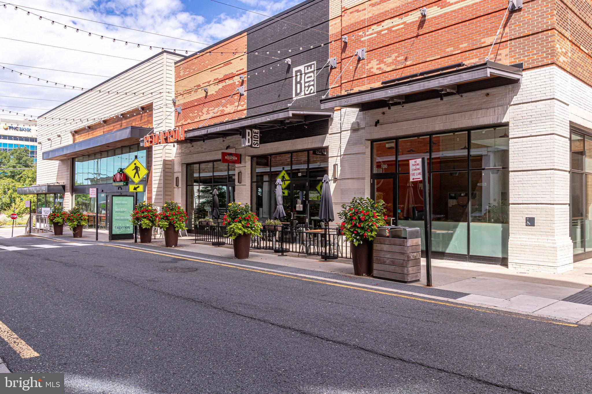 STRATHMEADE SQUARE - Residential