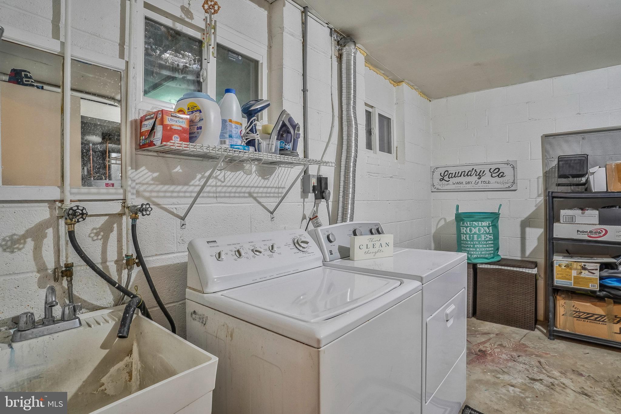 STRATHMEADE SQUARE - Residential