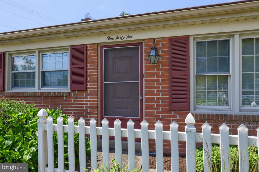 Photo of 142 S 10TH ST, COLUMBIA, PA 17512 (MLS # PALA2037390)