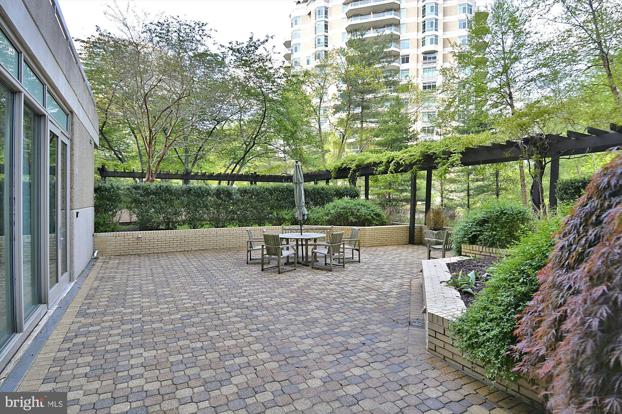 SOMERSET HOUSE CONDOS - Residential