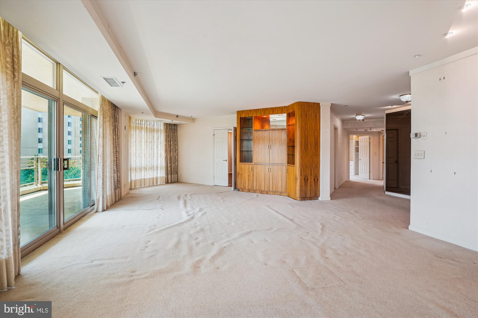 SOMERSET HOUSE CONDOS - Residential