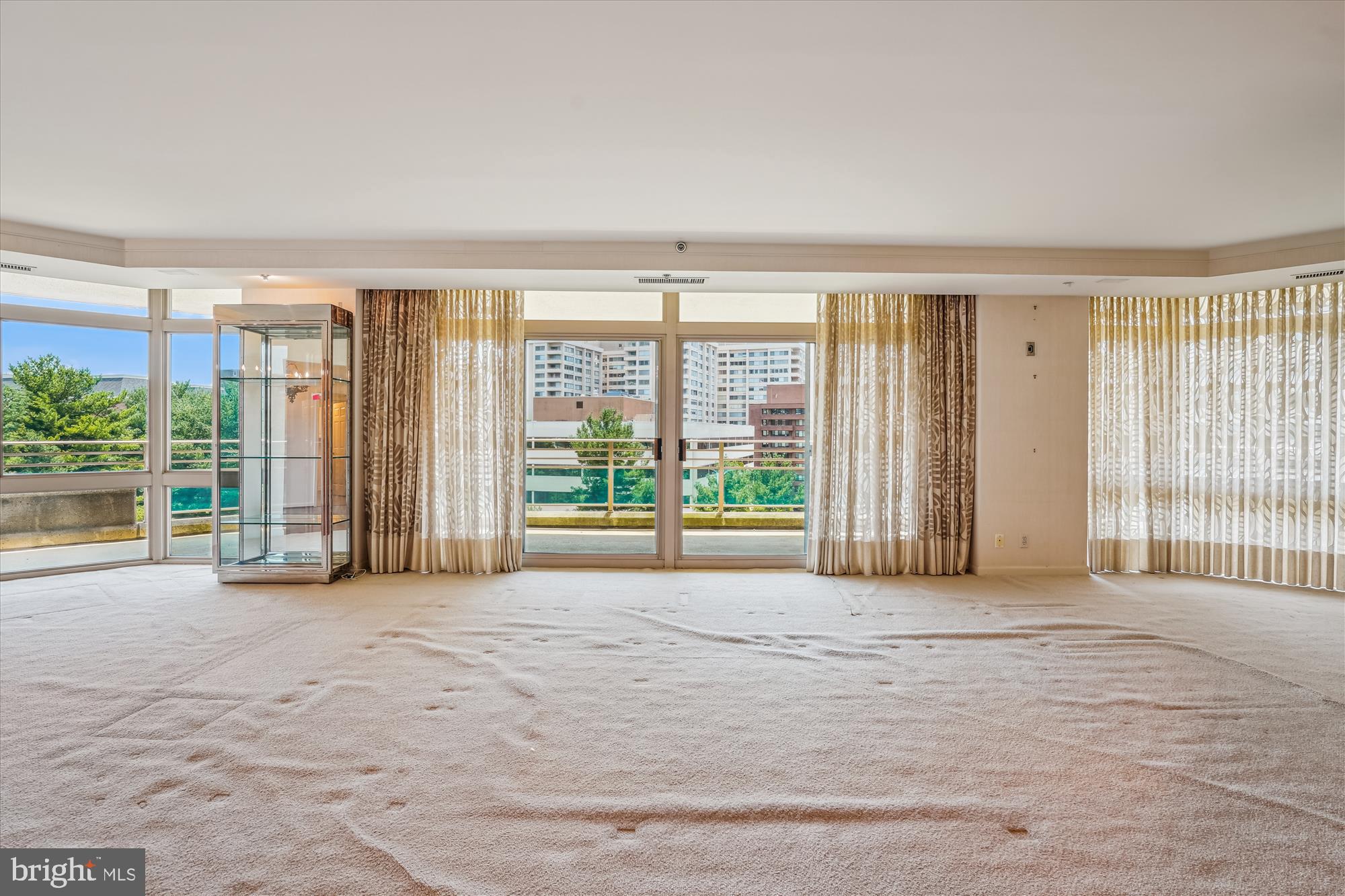 SOMERSET HOUSE CONDOS - Residential