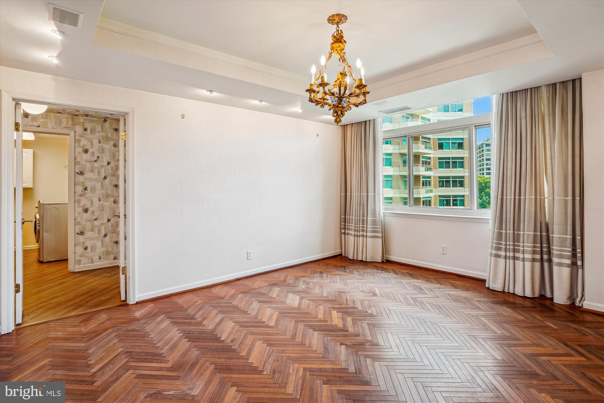 SOMERSET HOUSE CONDOS - Residential