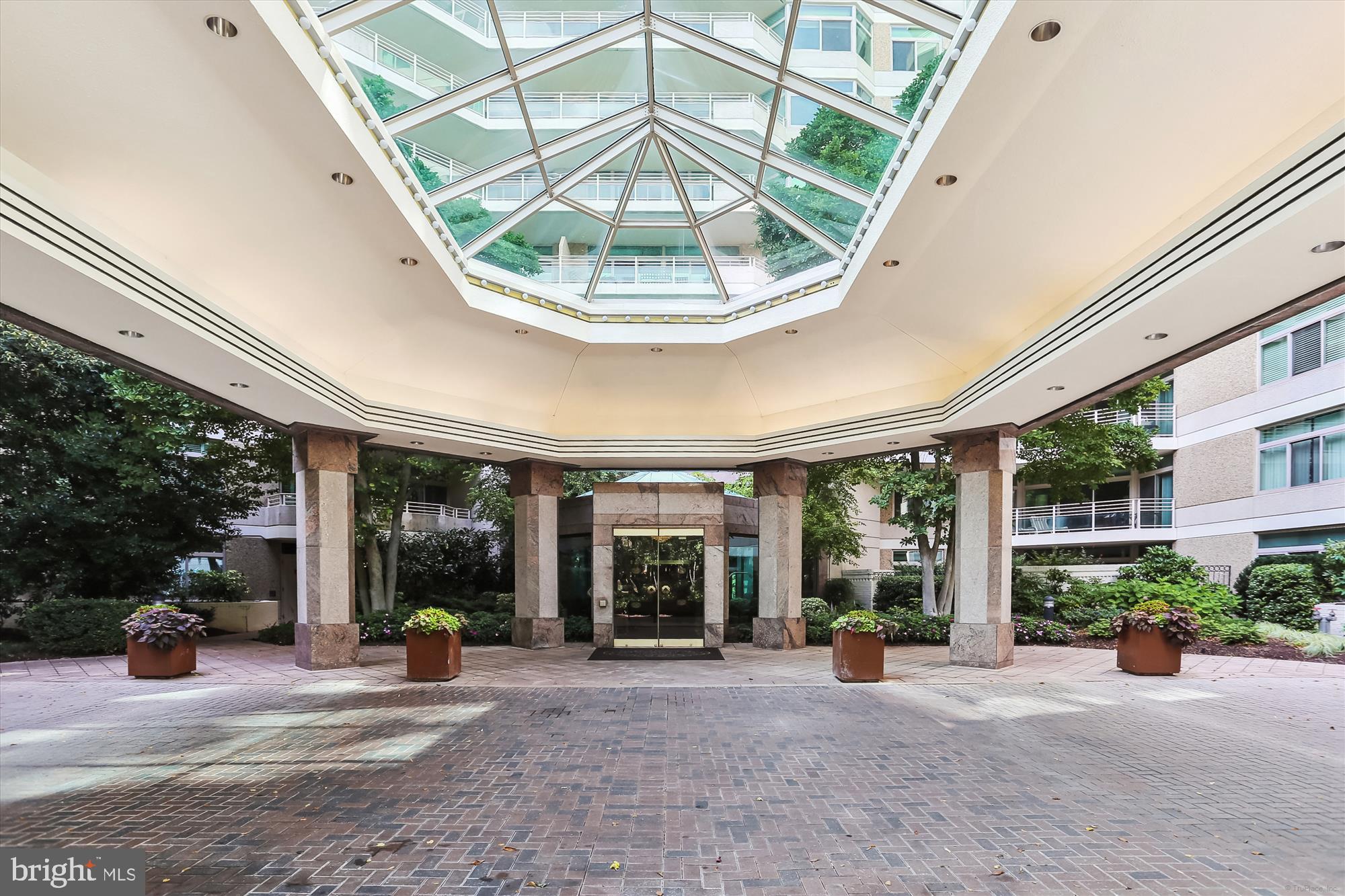 SOMERSET HOUSE CONDOS - Residential