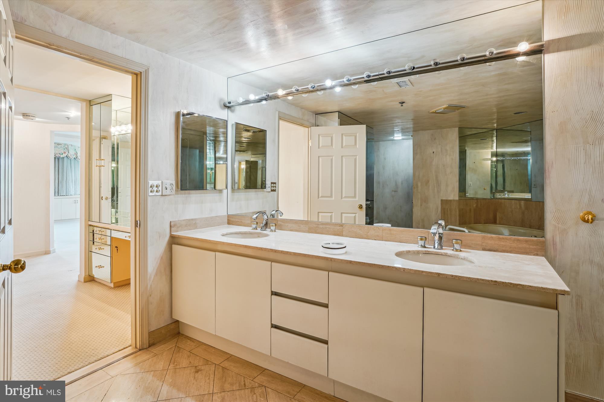 SOMERSET HOUSE CONDOS - Residential