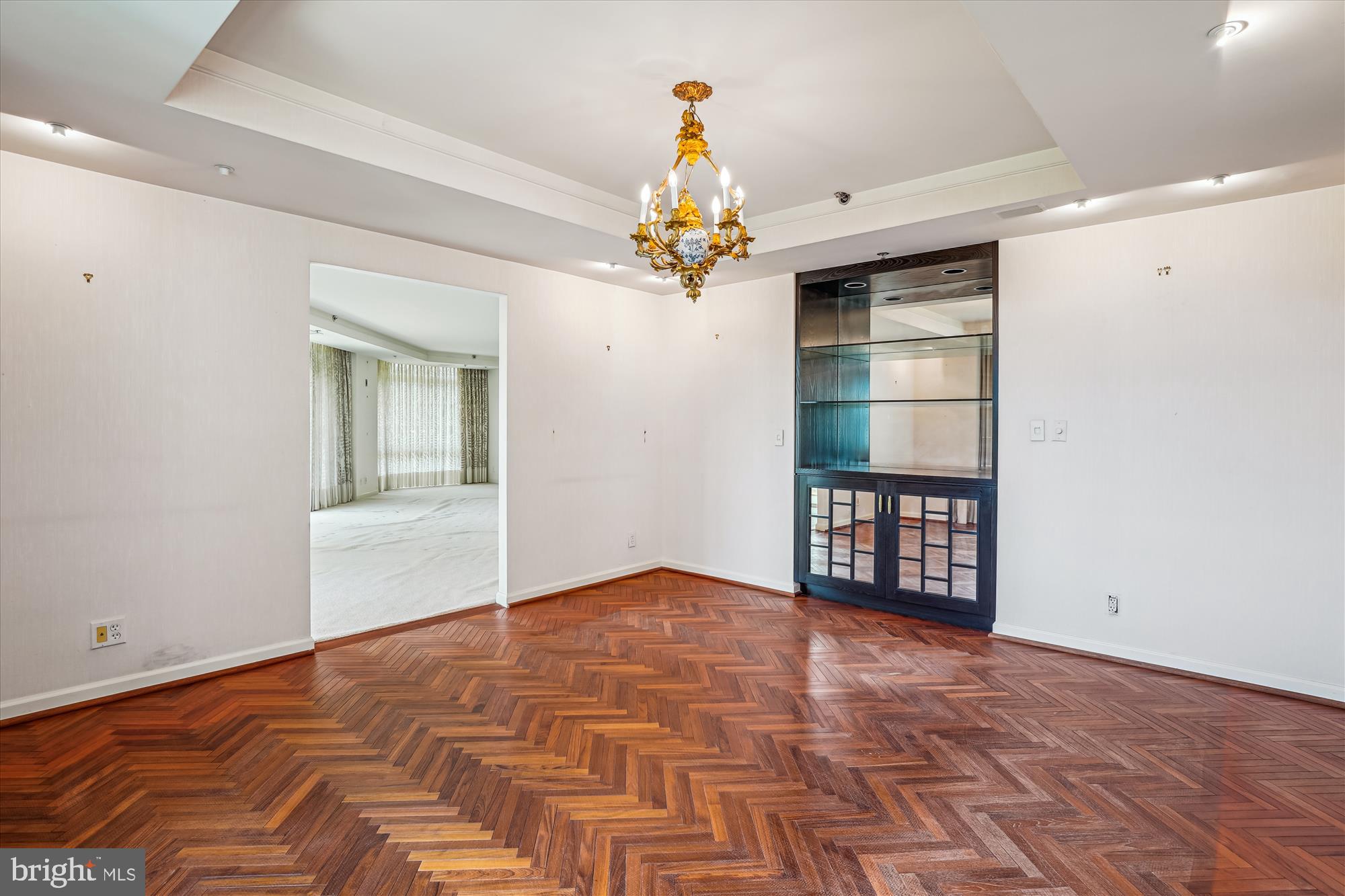 SOMERSET HOUSE CONDOS - Residential