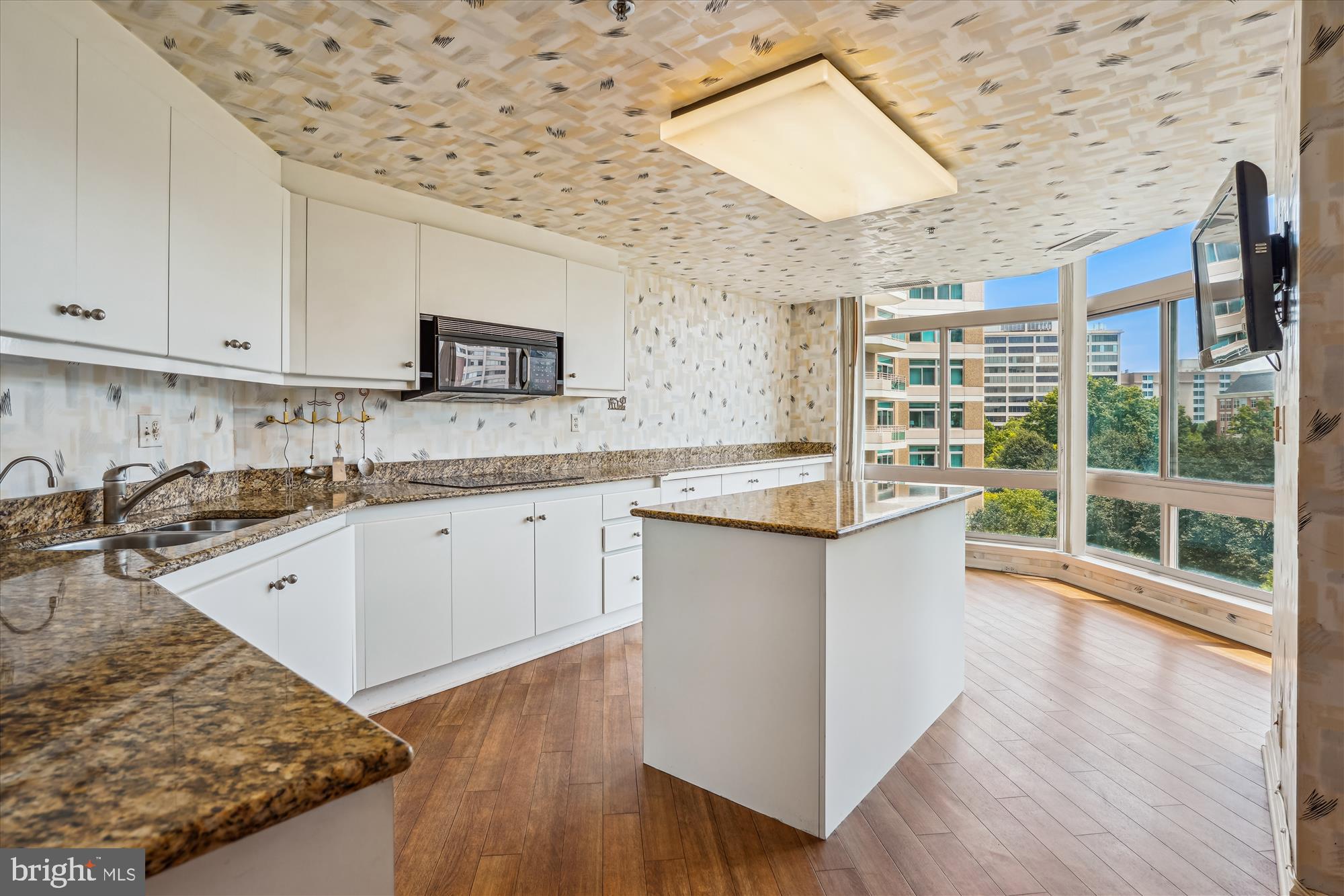 SOMERSET HOUSE CONDOS - Residential