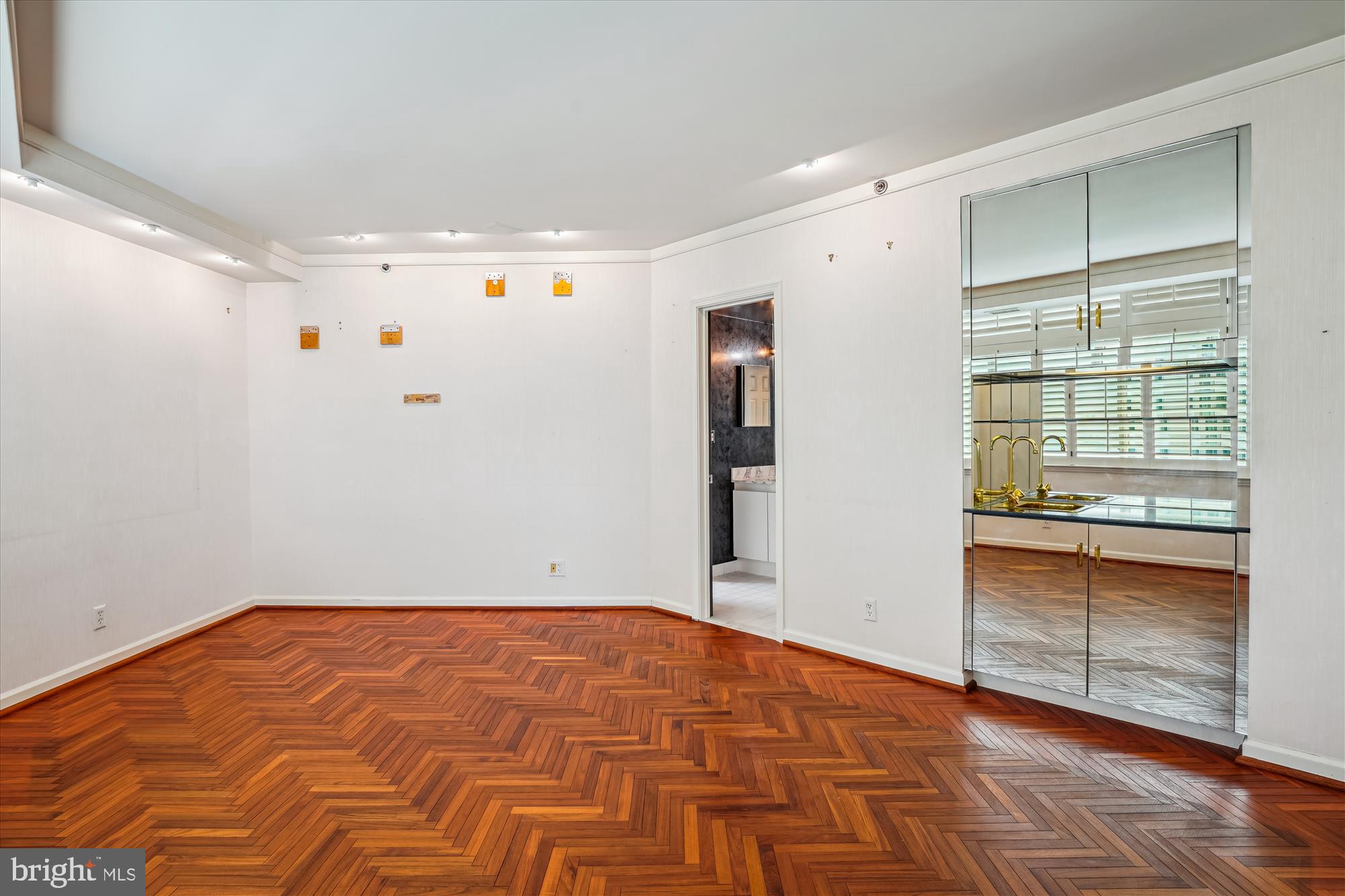 SOMERSET HOUSE CONDOS - Residential