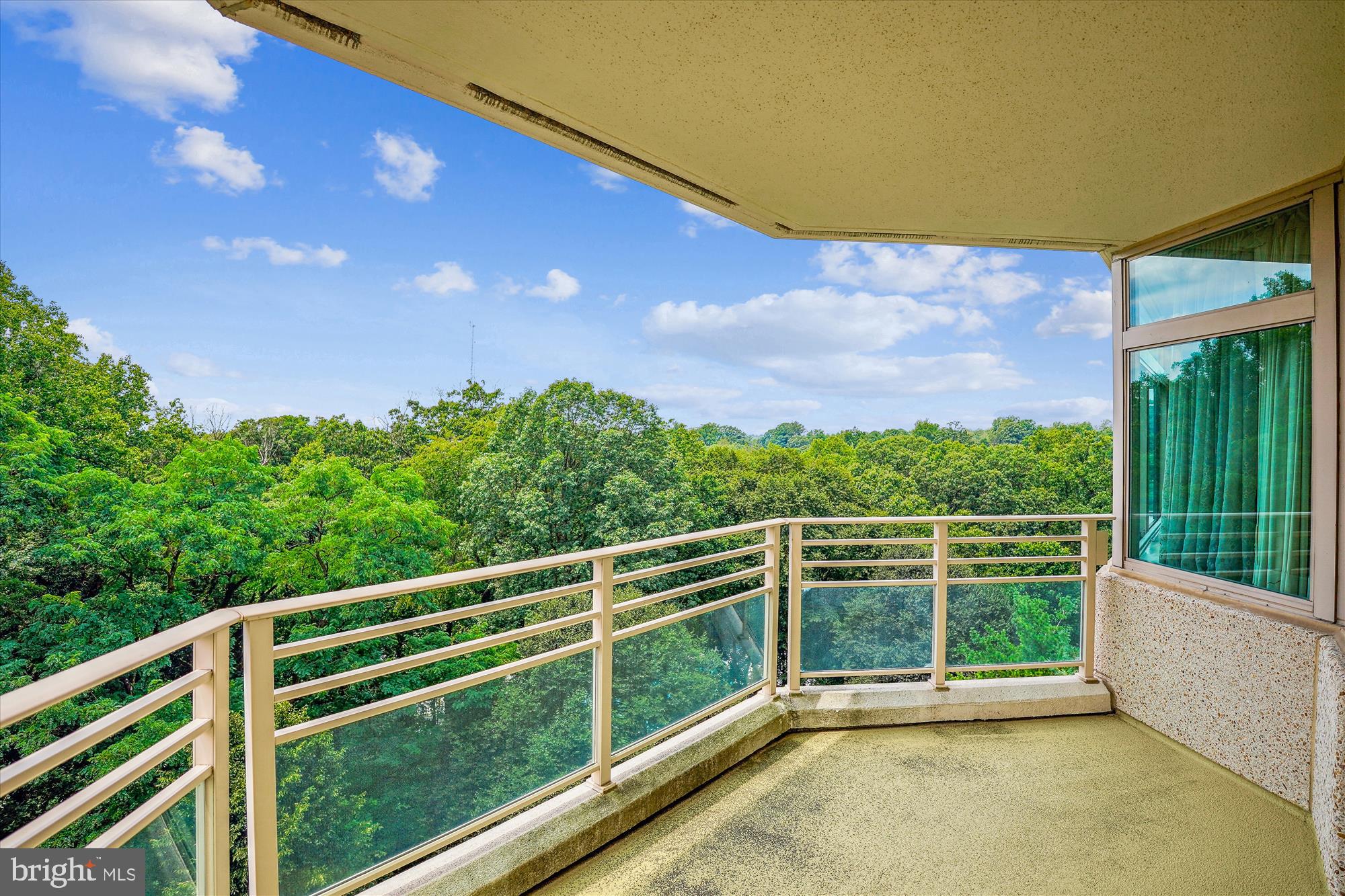 SOMERSET HOUSE CONDOS - Residential