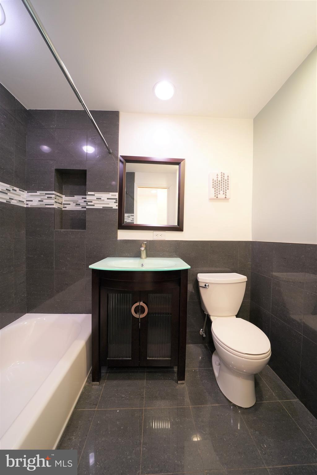 FOX MILL ESTATES - Residential Lease