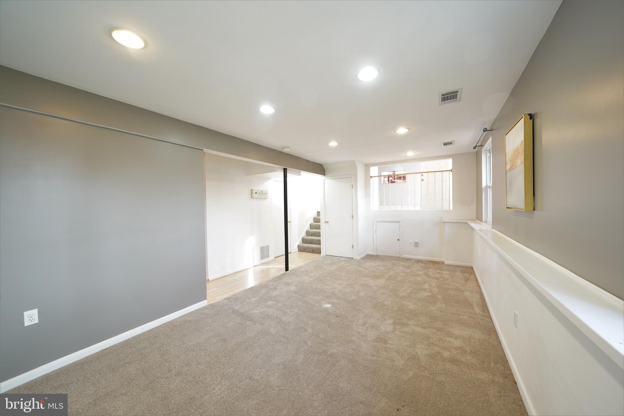 FOX MILL ESTATES - Residential Lease