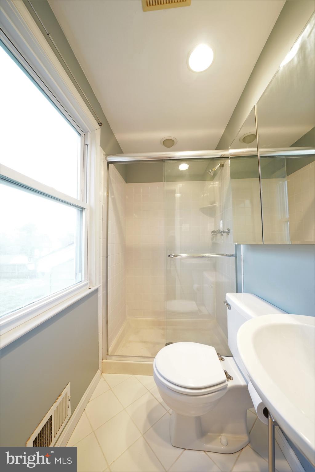 FOX MILL ESTATES - Residential Lease