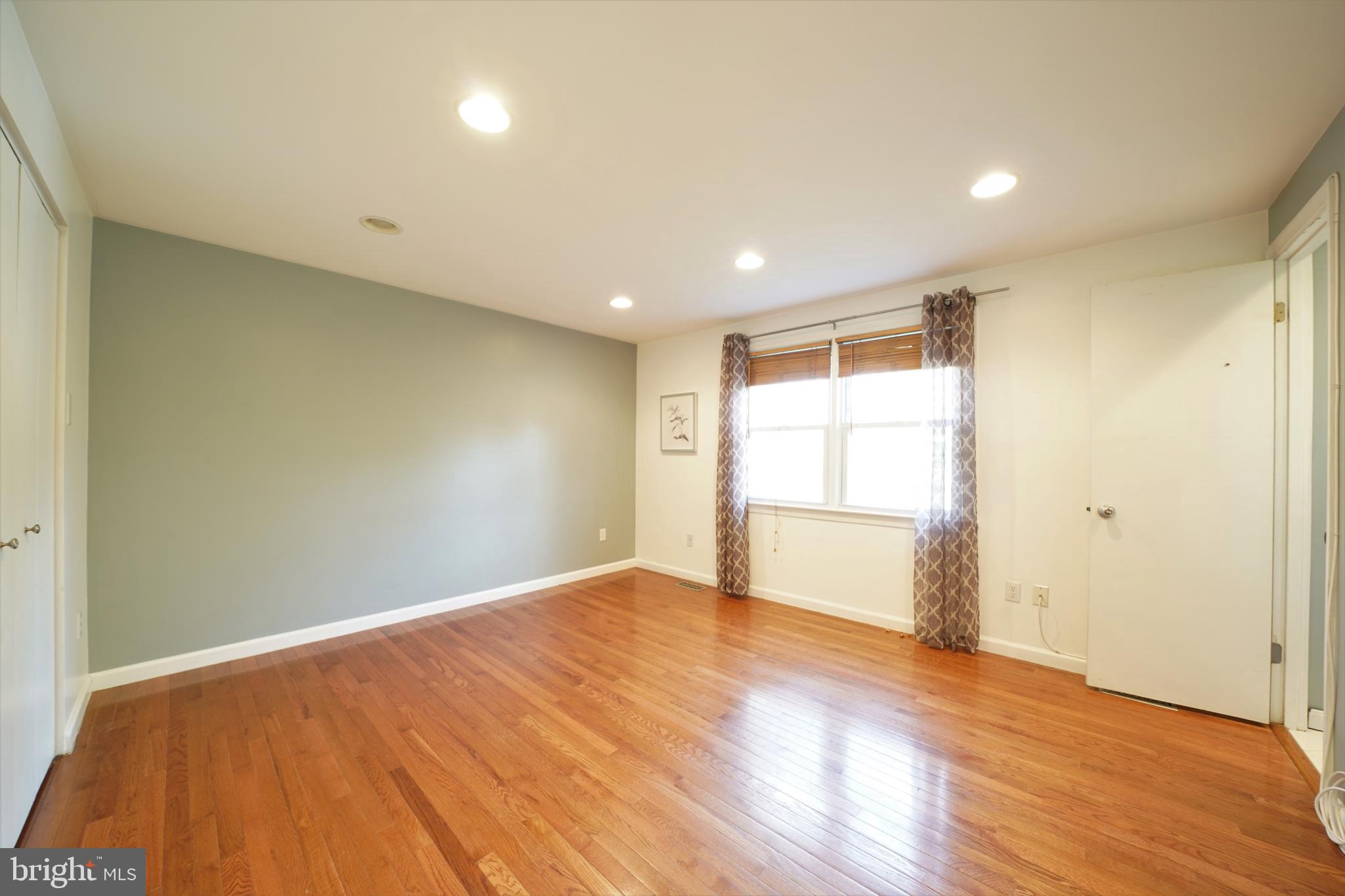 FOX MILL ESTATES - Residential Lease