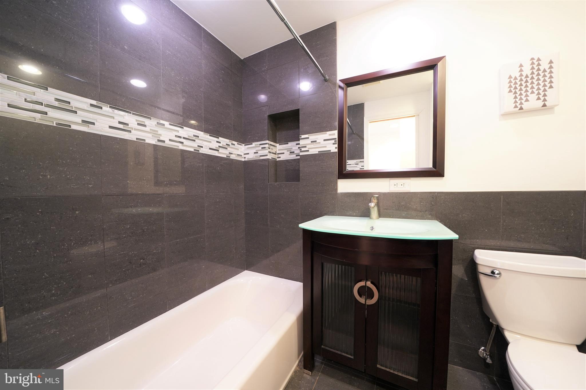 FOX MILL ESTATES - Residential Lease