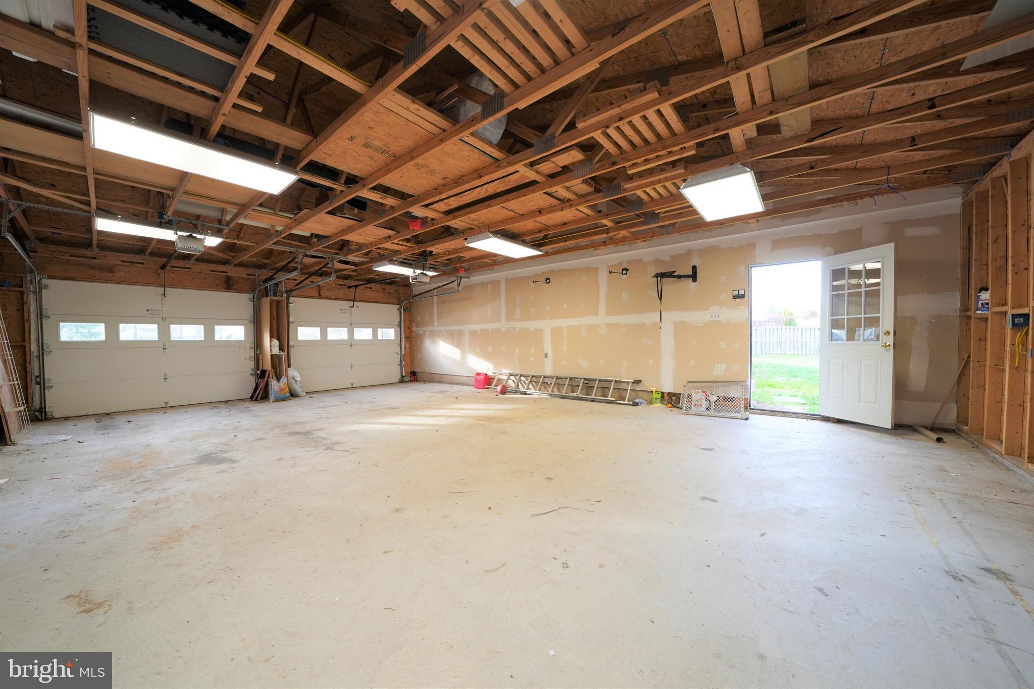 FOX MILL ESTATES - Residential Lease