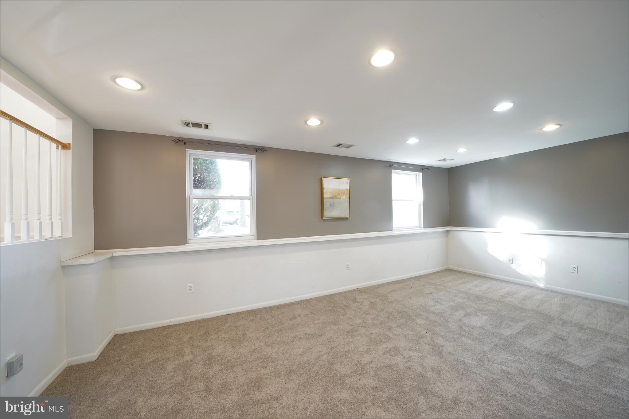 FOX MILL ESTATES - Residential Lease