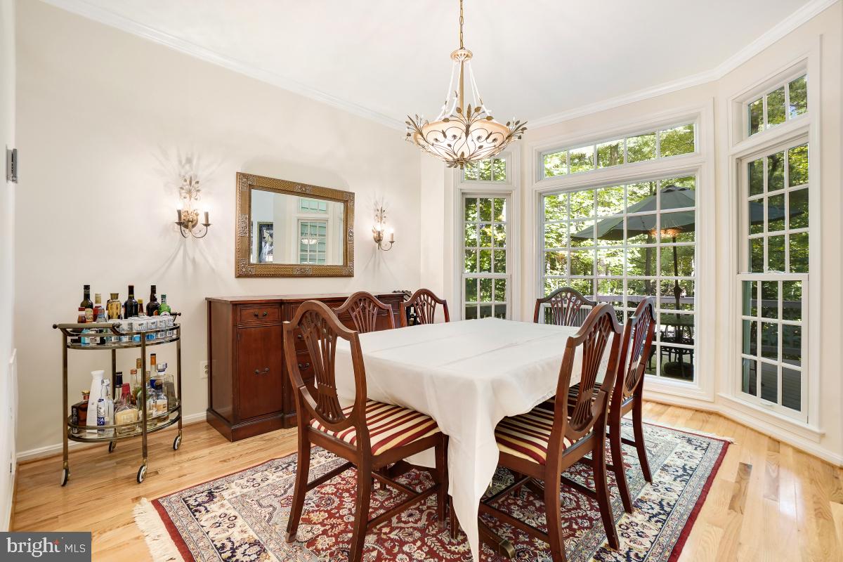 RESTON - Residential