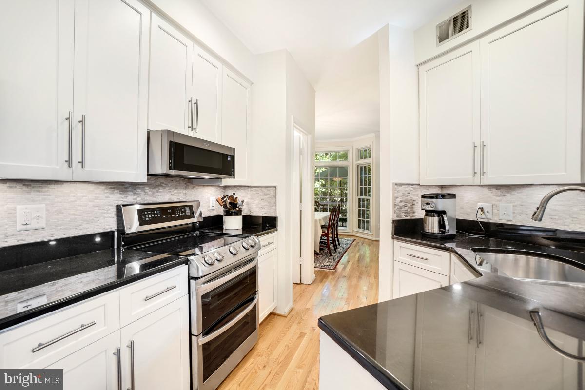 RESTON - Residential