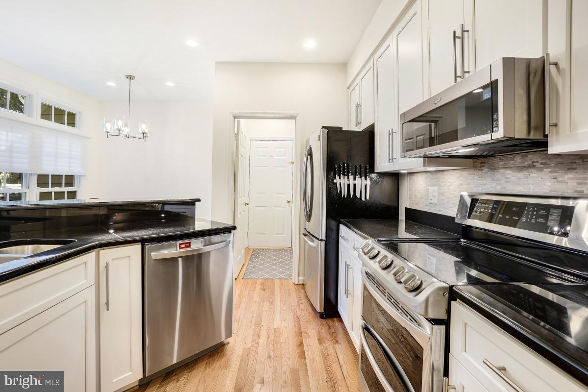 RESTON - Residential