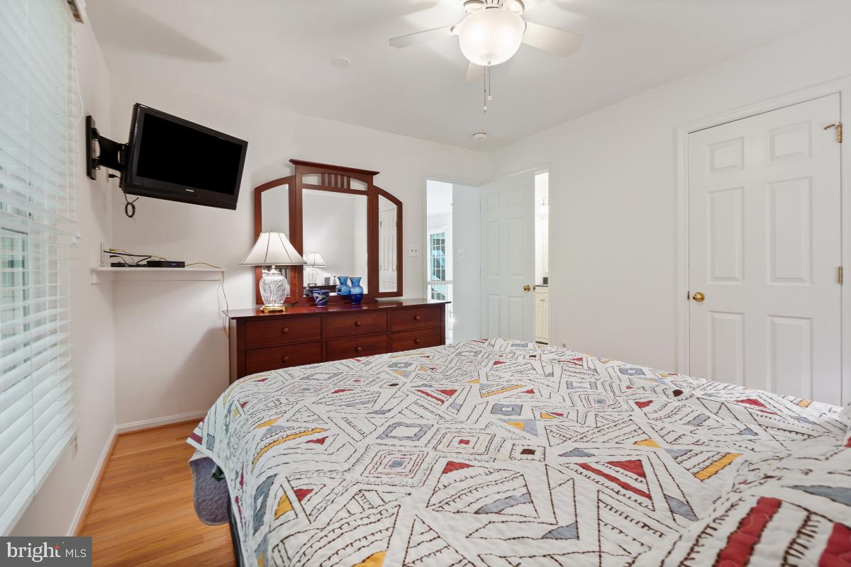 RESTON - Residential