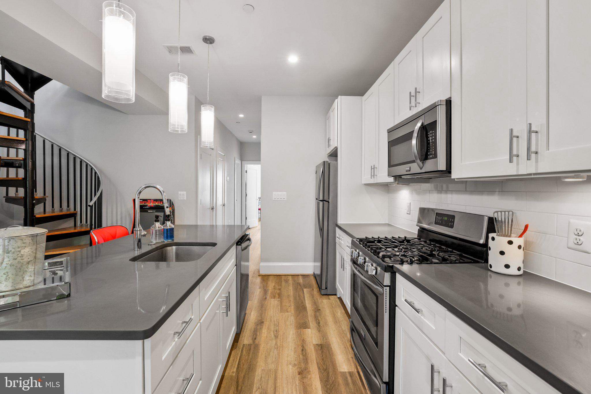 2212 M STREET NE PH1