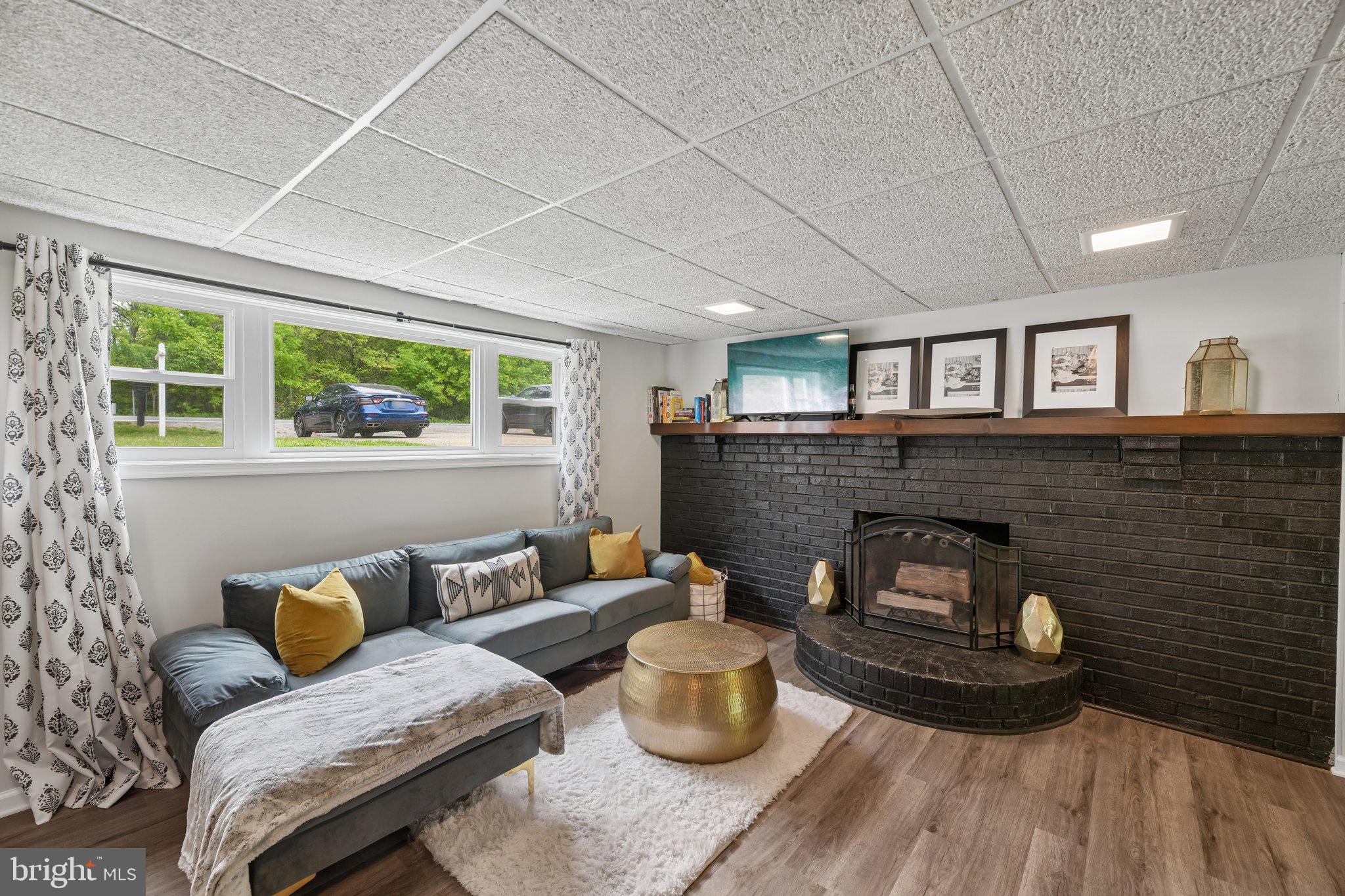 WHITE HALL PLAT 6 - Residential