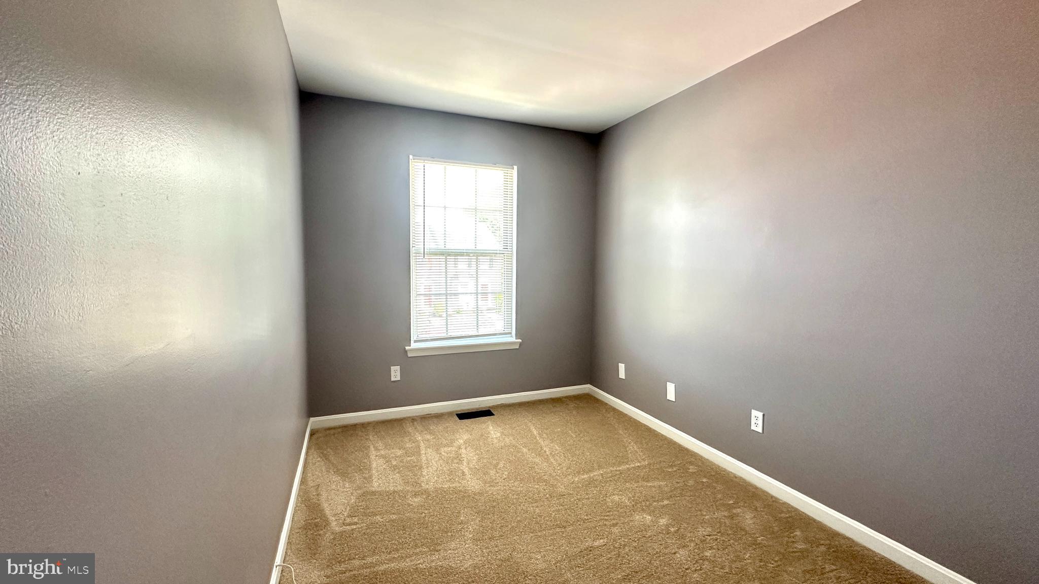 STONELEIGH SQUARE - Residential