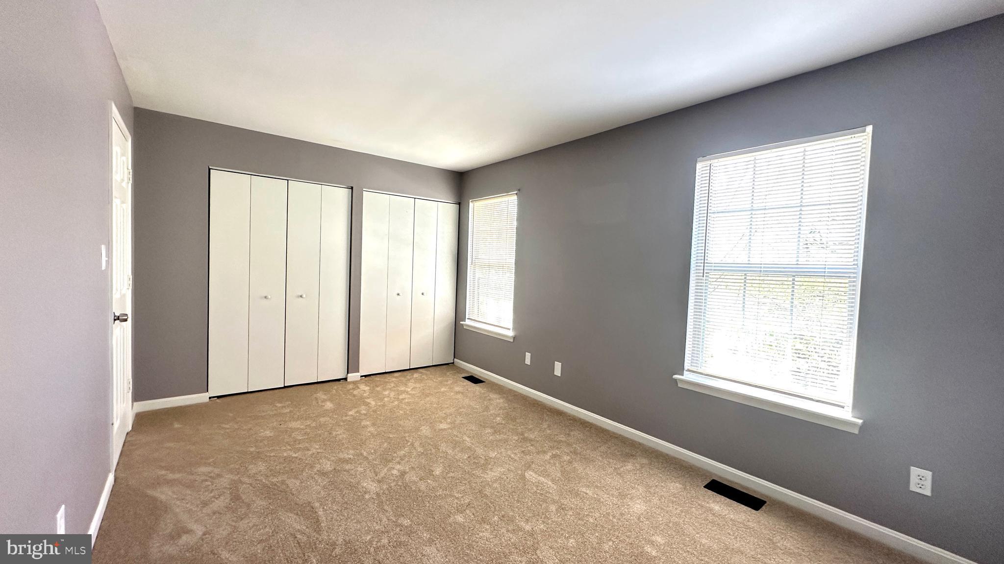 STONELEIGH SQUARE - Residential