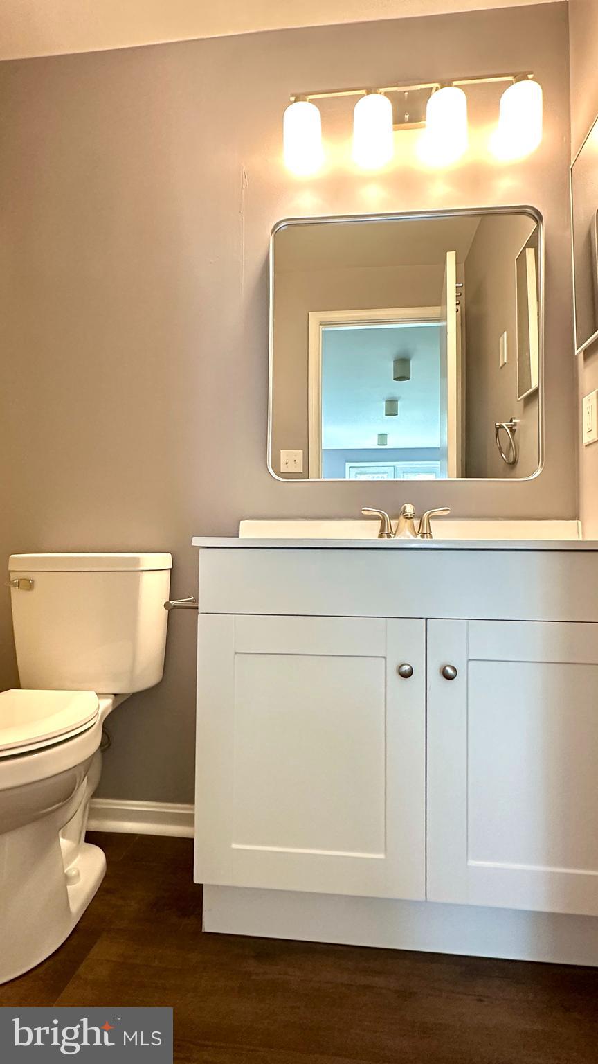 STONELEIGH SQUARE - Residential