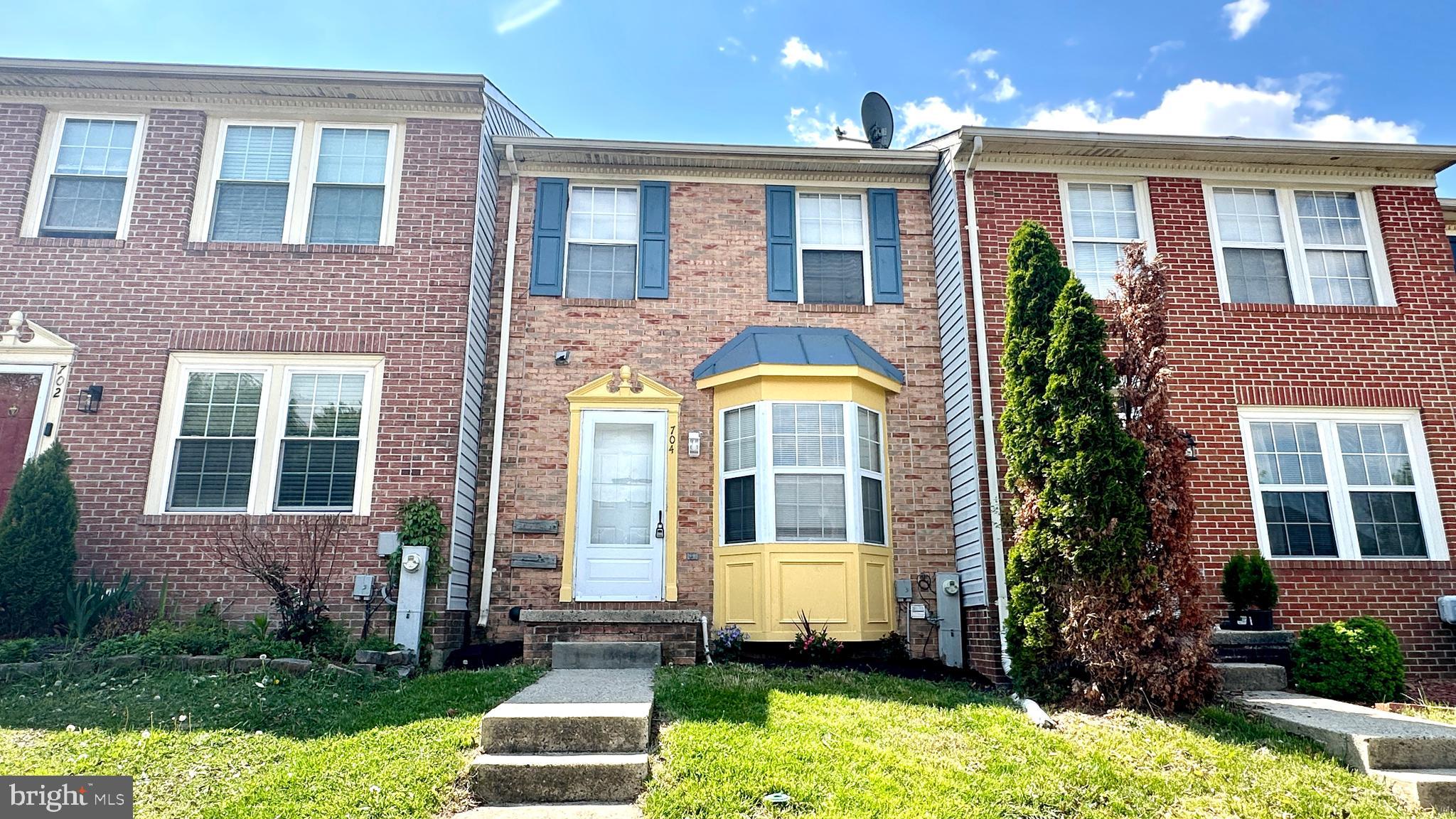 STONELEIGH SQUARE - Residential