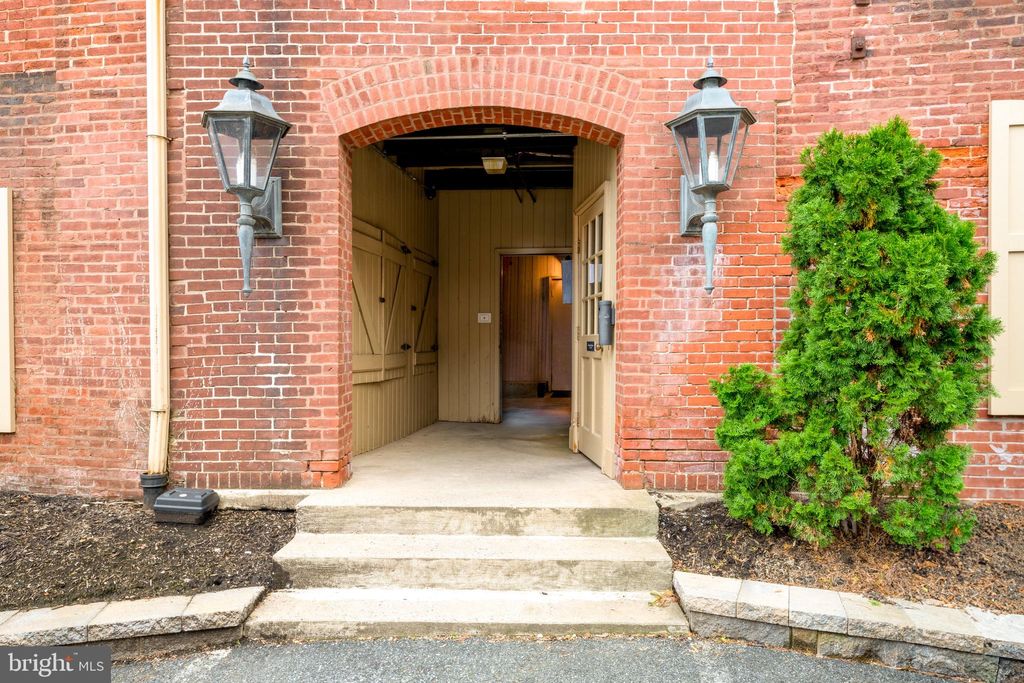 Photo of 231 N Shippen Street #134, Lancaster, PA 17602 (MLS # PALA2042586)