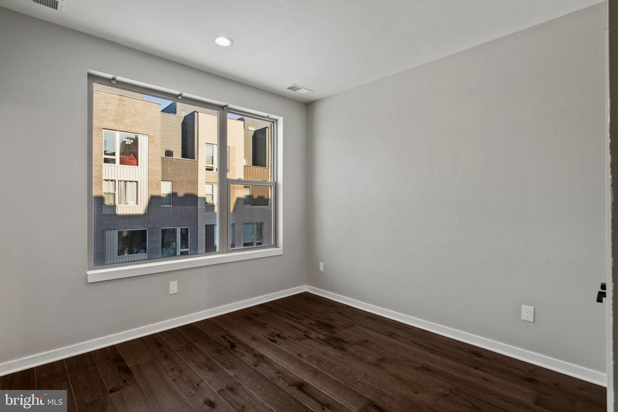 NORTHBANK - Residential