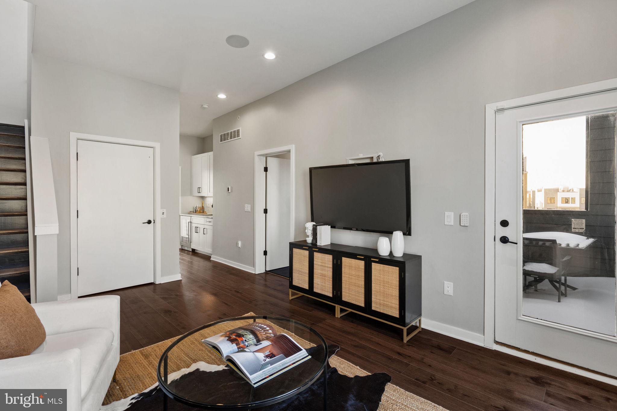 NORTHBANK - Residential