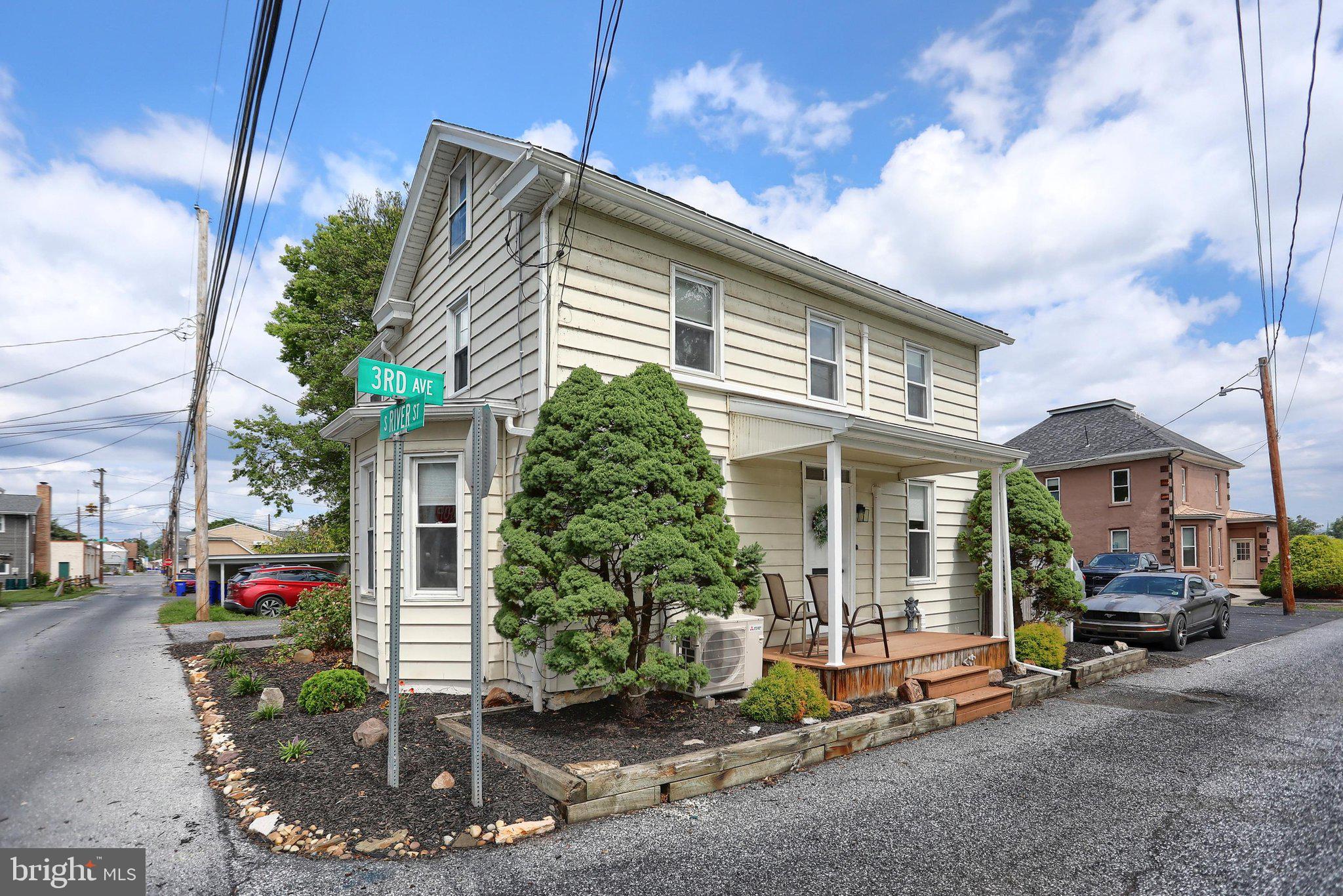 12 3RD AVENUE