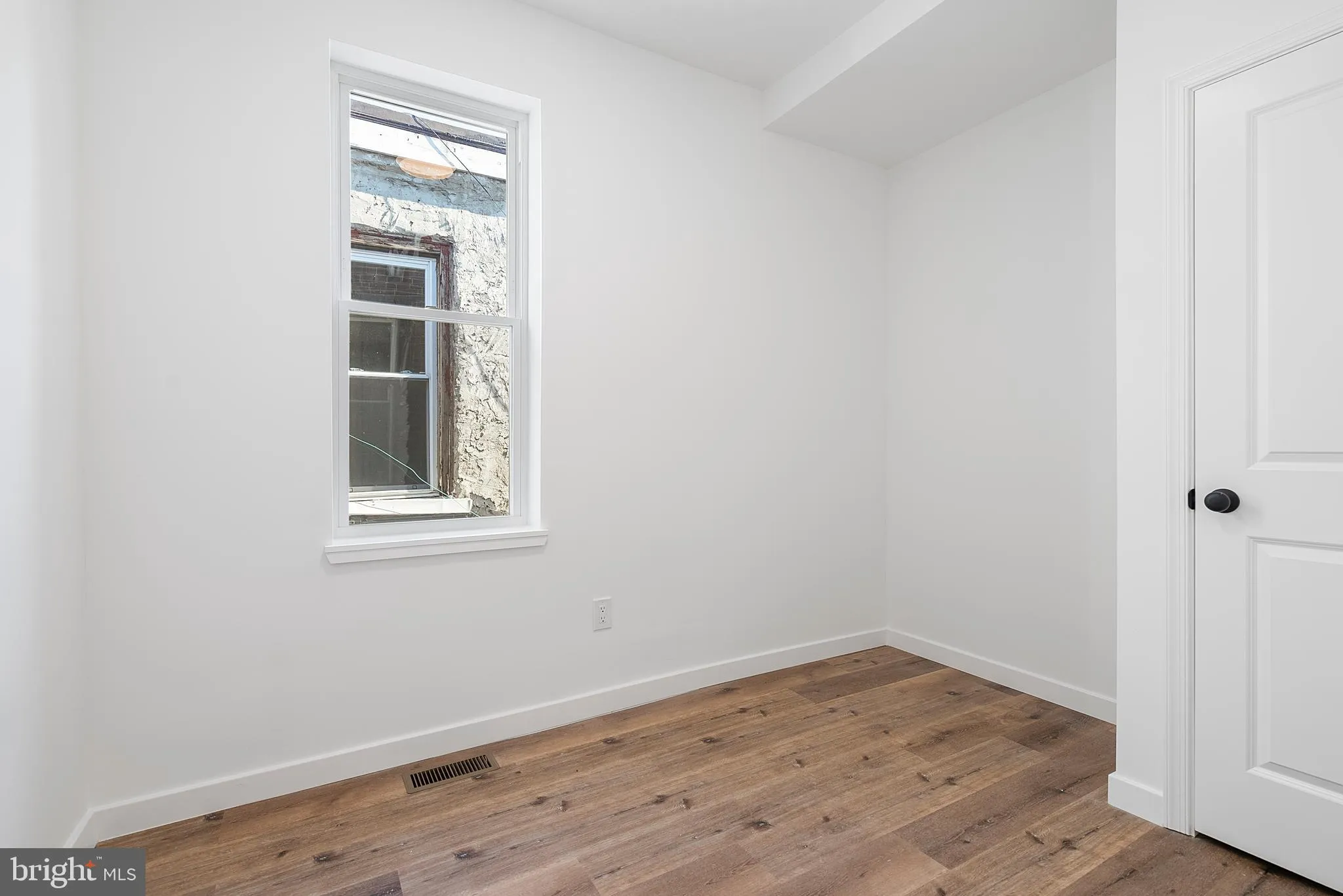 Philadelphia, Pennsylvania 19140, United States, 2 Bedrooms Bedrooms, ,1 BathroomBathrooms,Residential,Active,98467