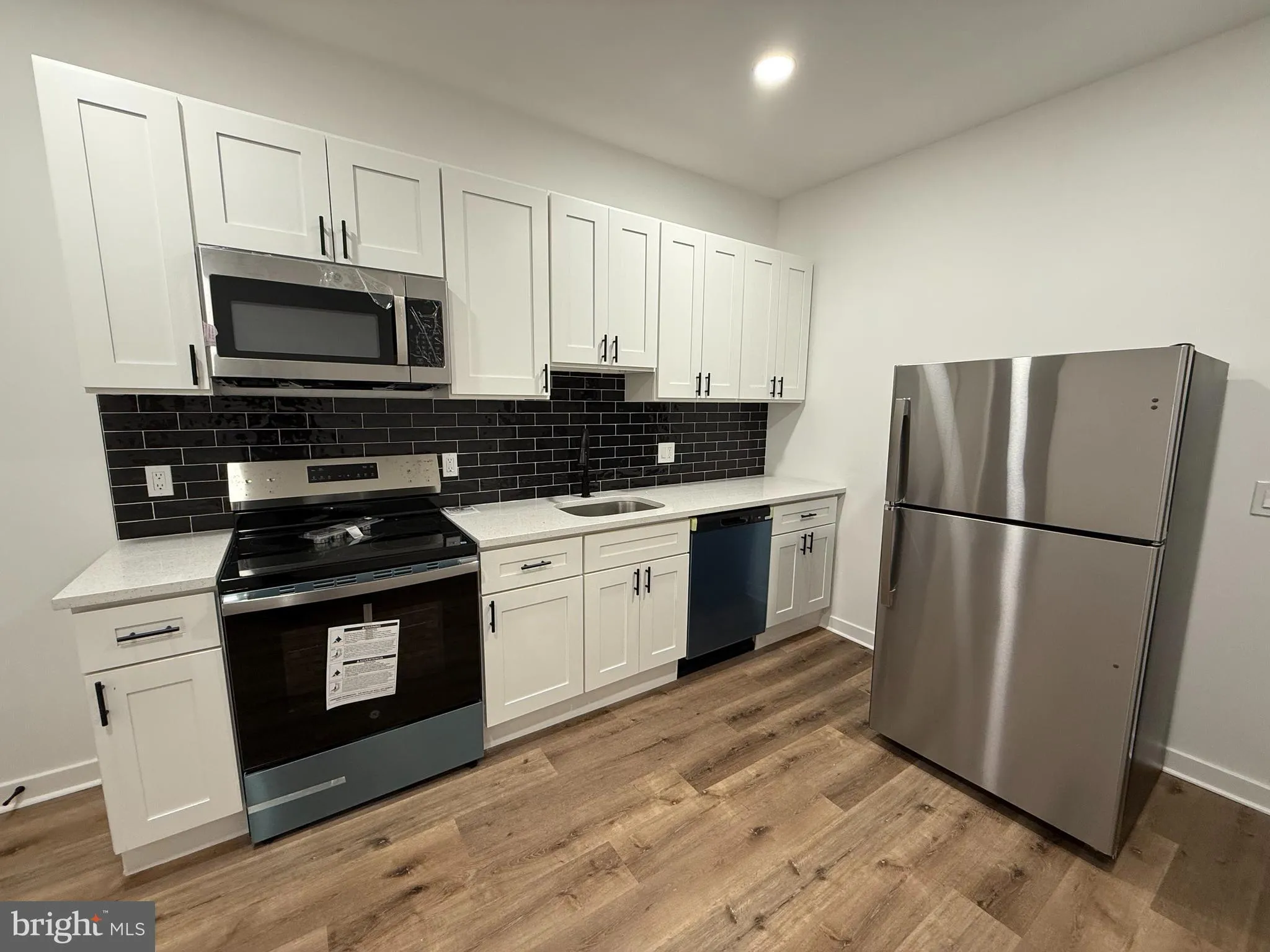 Philadelphia, Pennsylvania 19140, United States, 2 Bedrooms Bedrooms, ,1 BathroomBathrooms,Residential,Active,98467