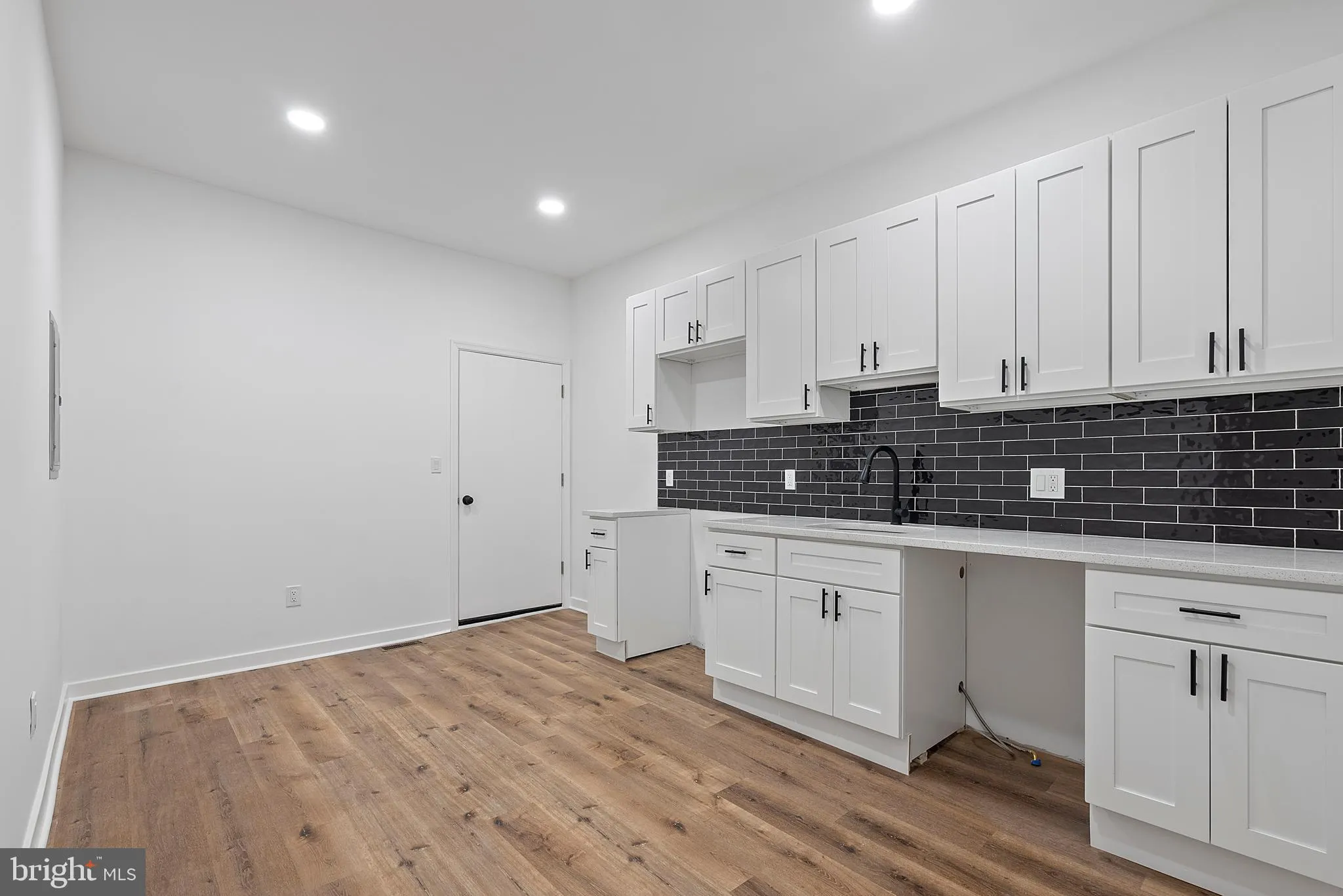 Philadelphia, Pennsylvania 19140, United States, 2 Bedrooms Bedrooms, ,1 BathroomBathrooms,Residential,Active,98467