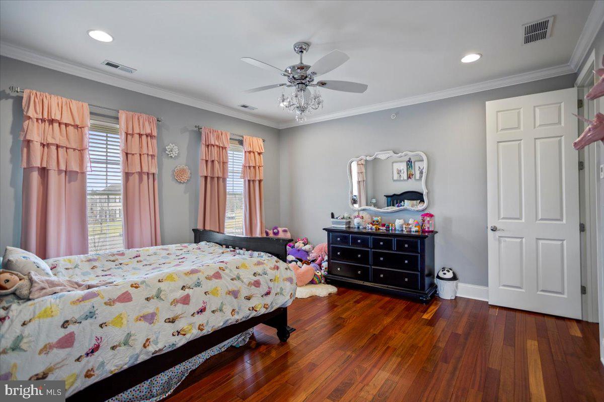 CHAPMANS CORNER - Residential