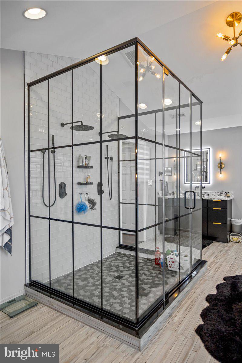 CHAPMANS CORNER - Residential