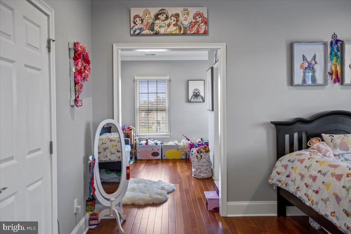 CHAPMANS CORNER - Residential