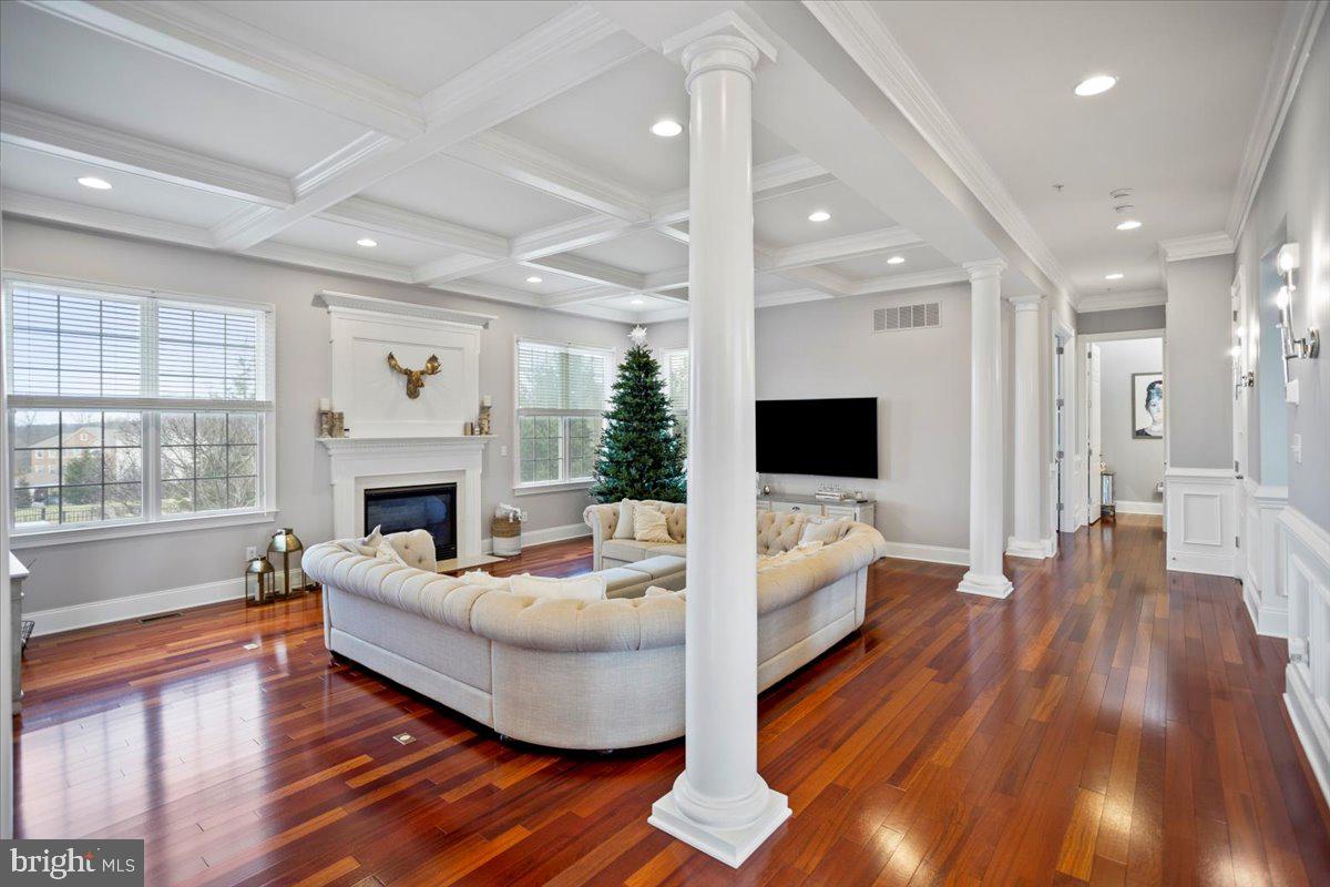 CHAPMANS CORNER - Residential