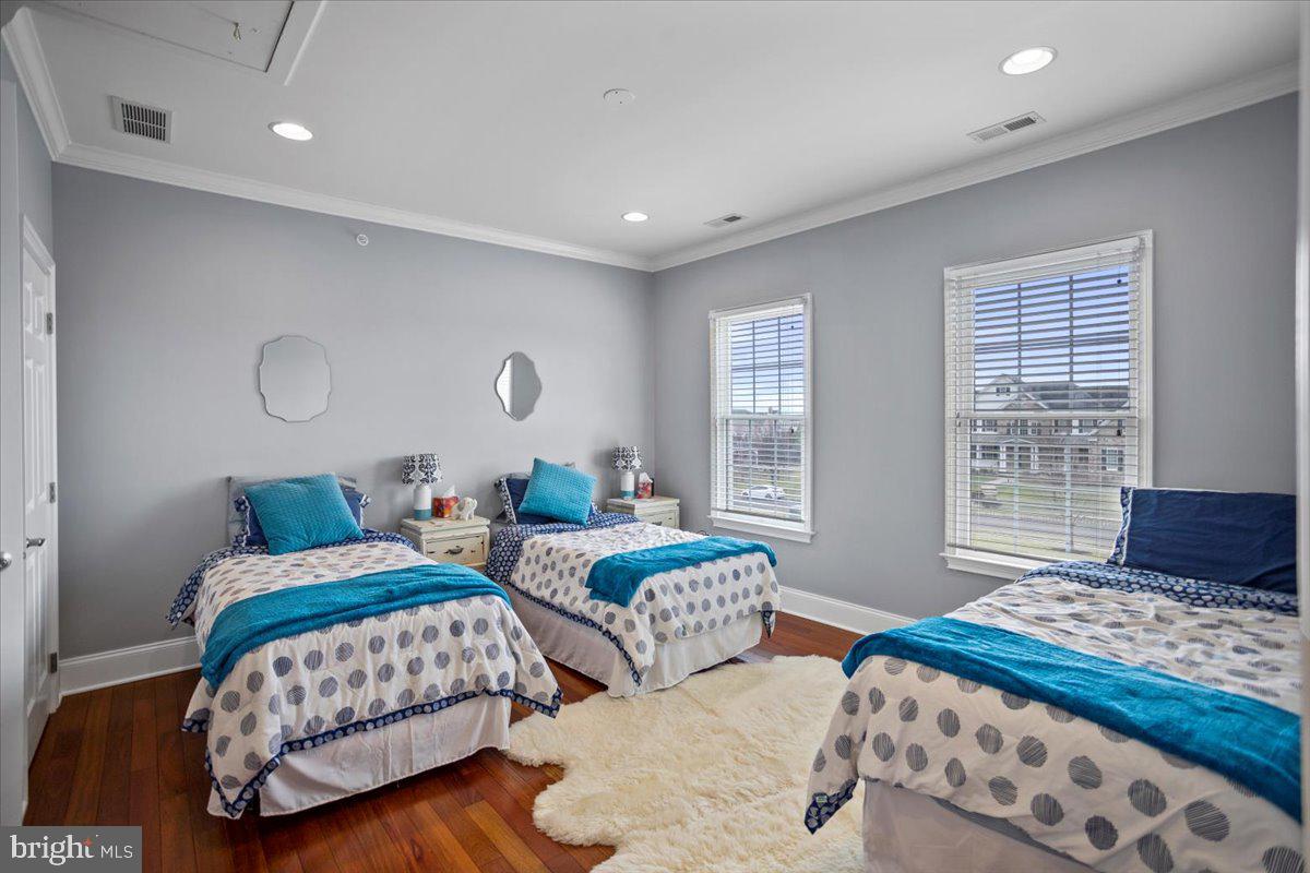 CHAPMANS CORNER - Residential