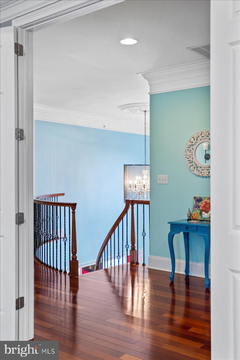 CHAPMANS CORNER - Residential