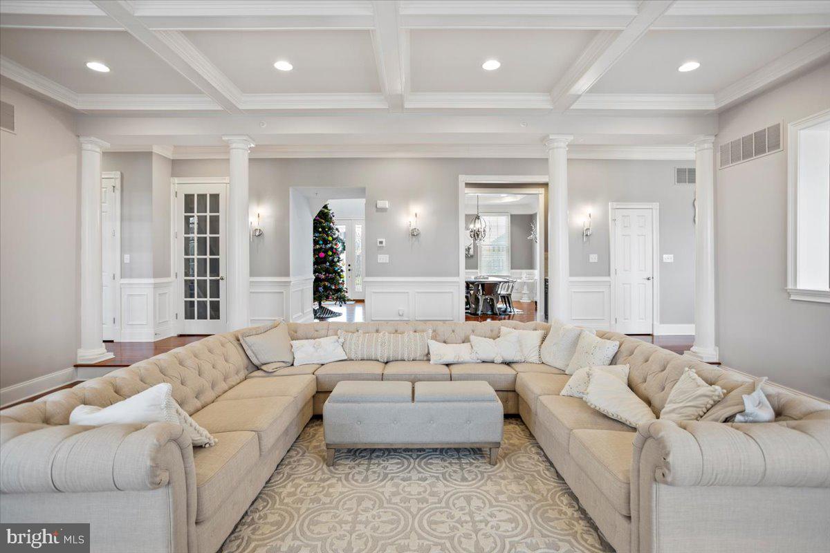 CHAPMANS CORNER - Residential